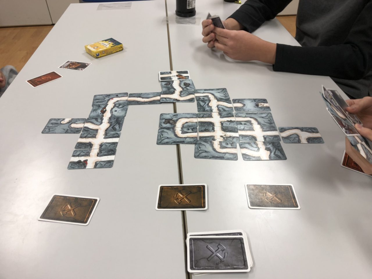 お邪魔者 ／ Saboteur